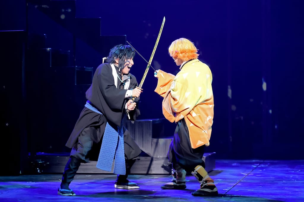 เปิดฉากแล้ว! “舞台『鬼滅の刃』其ノ陸 柱稽古・無限城 突入” พร้อมภาพเบื้องหลังและคอมเมนต์จากนักแสดง