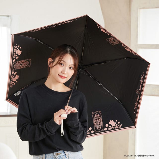 ร่มพับ “Card Captor Sakura Oshibrella” ดีไซน์ไม้กายสิทธิ์และคลอว์การ์ดซ่อนไว้ด้านใน เปิดออกมาแล้วตกใจ!
