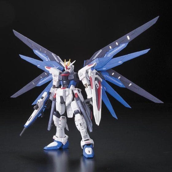 RG 1/144 Aile Strike Gundam, Freedom Gundam และ Strike Freedom Gundam จาก Mobile Suit Gundam SEED