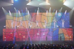 IDOLiSH7, TRIGGER, Re:vale และ ŹOOĻ รวม 16 คน เปิดฉากไลฟ์ทัวร์ “4WARD JOURNEY” วันแรกที่มากฮาริ