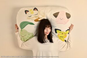 กอดคาบิโกะและอีวุยหลับฝันดี! ชุดผ้าห่ม-หมอน Pokémon Sleep × Showa Nishikawa คอลเลกชันใหม่ฤดูใบไม้ร่วง-หนาว 2026